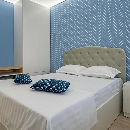 Gooapartments Five Mamaia Nord ナボダリ