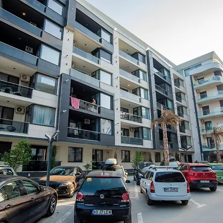 Gooapartments Five Mamaia Nord Apartmán *
